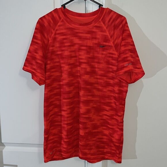 Nike Dri-Fit Digital Digi Camo Block Tennis T Shirt Print Neon Red M Classic - Picture 1 of 4